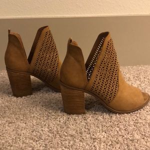Steve Madden Tan Booties Praise 7.5